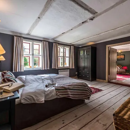 Pommernhaus Charmantes Colonistenhaus, Kamin, Ruderboot Vorsee