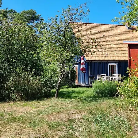Pommernhaus Charmantes Colonistenhaus, Kamin, Ruderboot Feriehus Vorsee